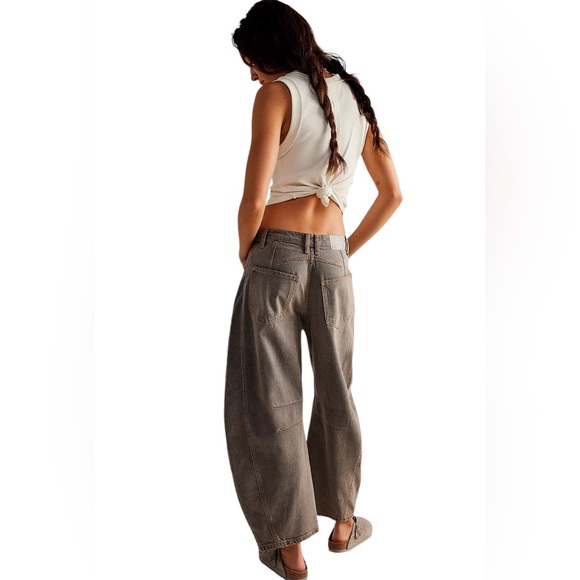 WE THE FREE LUCKY YOU MID-RISE BARREL JEAN NEW TAGS SIZE 25 Stone Grey - Picture 3 of 13